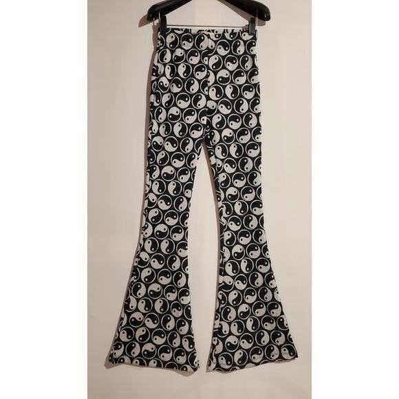 SO High Rise Flare Ying Yang Knit Pull On Pants Womens Juniors Size XS 24 Waist - Picture 1 of 10